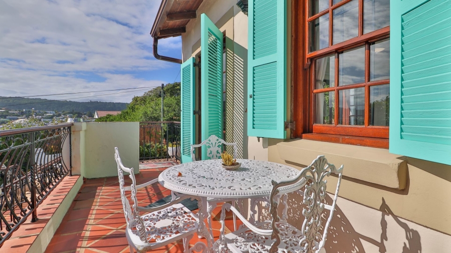 6 Bedroom Property for Sale in Kingfisher Creek Western Cape